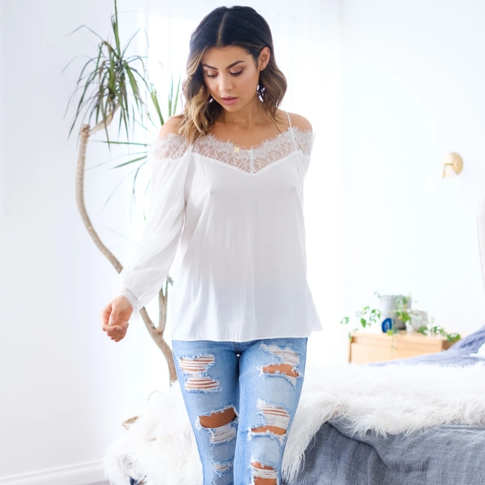 New Elegant Eyelash Lace Camisole Top - Picture 5 of 9